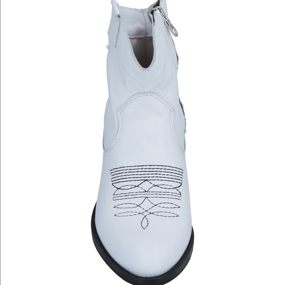 Ankle Boot - Picture 4 of 4